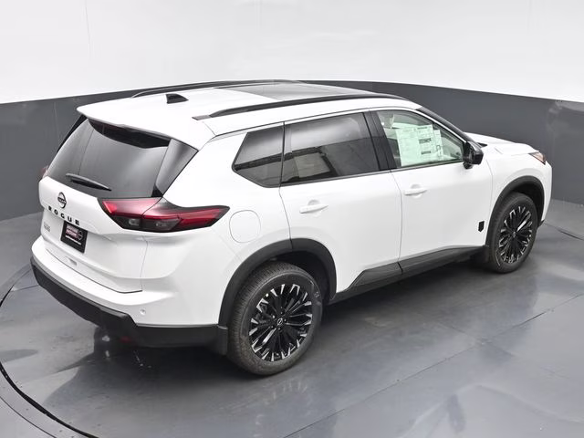2026 Everest White Pearl Tricoat Nissan Rogue Dark Armor FWD SUV