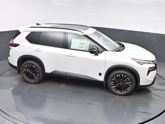 2026 Everest White Pearl Tricoat Nissan Rogue Dark Armor FWD SUV