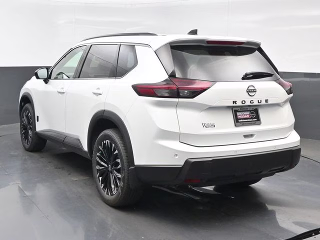 2026 Everest White Pearl Tricoat Nissan Rogue Dark Armor FWD SUV