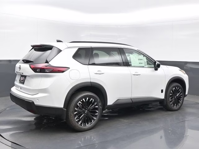 2026 Everest White Pearl Tricoat Nissan Rogue Dark Armor FWD SUV