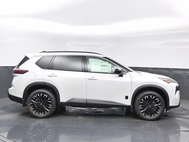 2026 Everest White Pearl Tricoat Nissan Rogue Dark Armor FWD SUV
