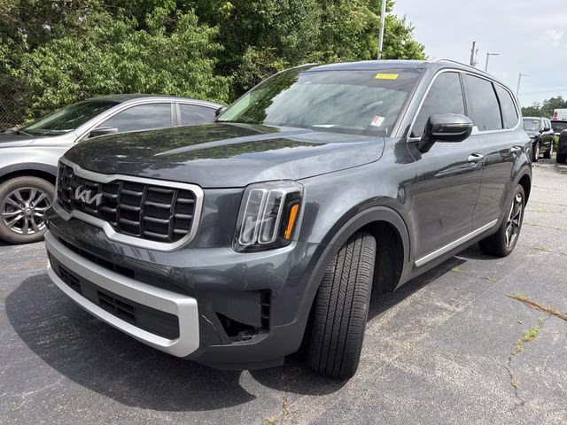2024 Kia Telluride S FWD's photo