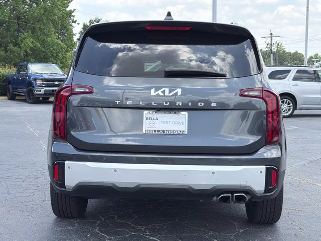 2024 Gravity Gray Kia Telluride S FWD SUV