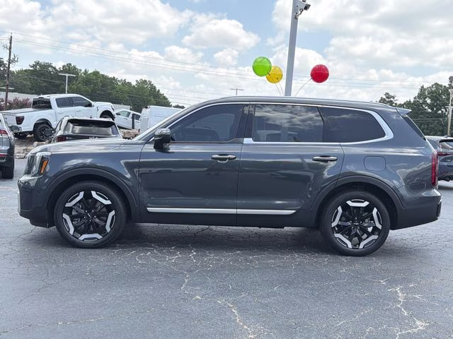 2024 Gravity Gray Kia Telluride S FWD SUV
