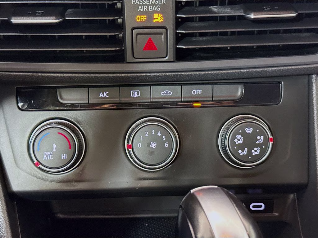 2021 Black Uni Volkswagen Jetta 1.4T SE FWD Sedan