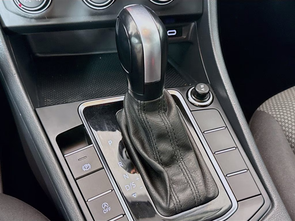 2021 Black Uni Volkswagen Jetta 1.4T SE FWD Sedan
