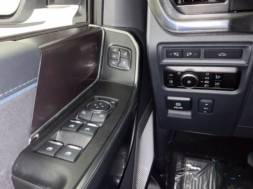 2024 White Metallic Ford F-150 Platinum 4X4 Truck