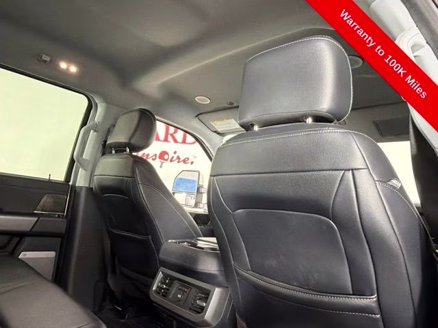 2023 Oxford White Ford Super Duty F-250 SRW Lariat 4X4 Truck