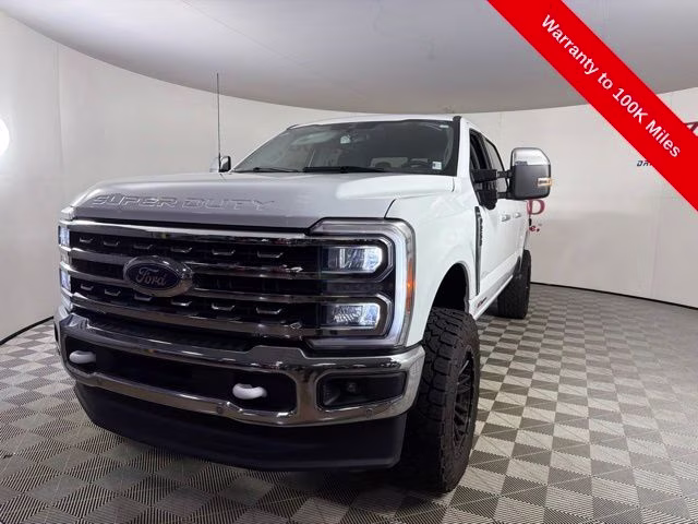 2023 Oxford White Ford Super Duty F-250 SRW Lariat 4X4 Truck