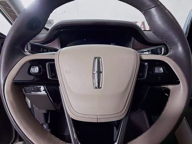 2022 Ceramic Pearl Metallic Tri-Coat Lincoln Aviator Reserve AWD SUV