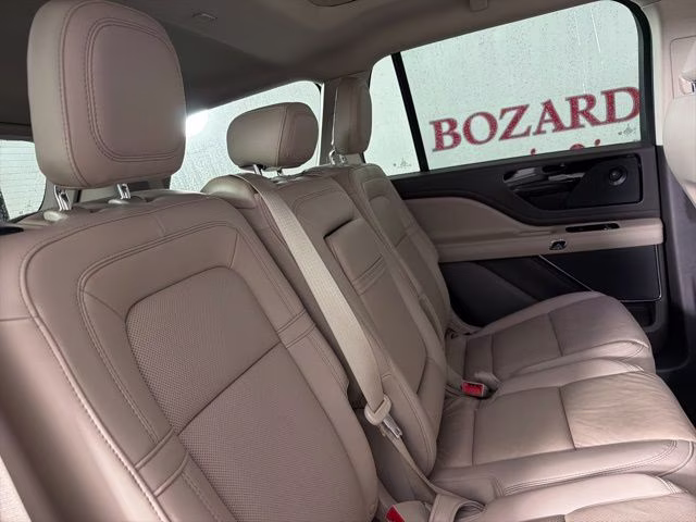 2022 Pearl Metallic Lincoln Aviator Reserve AWD SUV