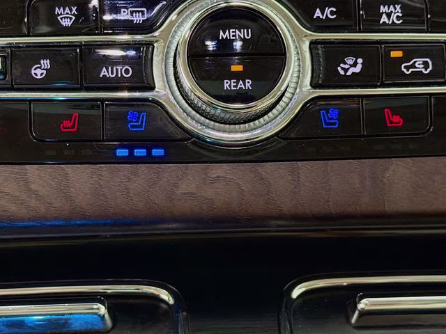2022 Ceramic Pearl Metallic Tri-Coat Lincoln Aviator Reserve AWD SUV