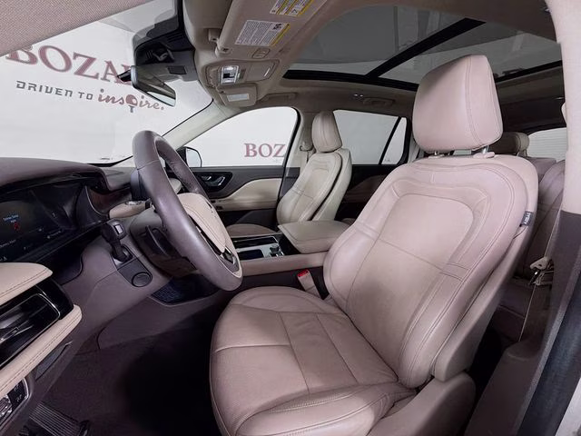 2022 Ceramic Pearl Metallic Tri-Coat Lincoln Aviator Reserve AWD SUV