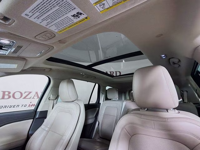2022 Ceramic Pearl Metallic Tri-Coat Lincoln Aviator Reserve AWD SUV
