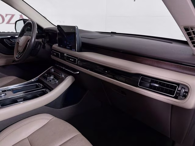 2022 Ceramic Pearl Metallic Tri-Coat Lincoln Aviator Reserve AWD SUV