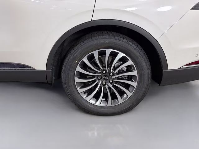 2022 Ceramic Pearl Metallic Tri-Coat Lincoln Aviator Reserve AWD SUV