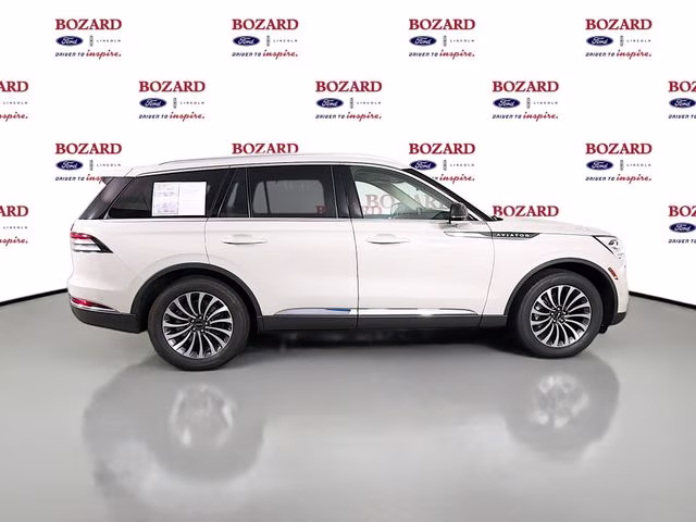 2022 Ceramic Pearl Metallic Tri-Coat Lincoln Aviator Reserve AWD SUV