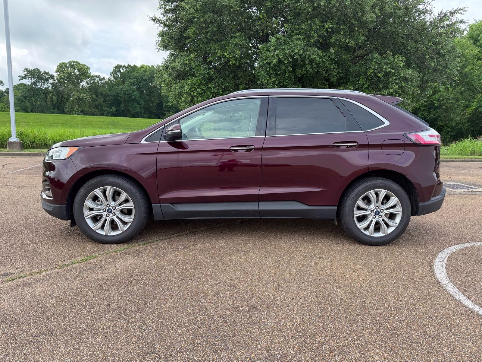 2020 Burgundy Ford Edge Titanium FWD SUV