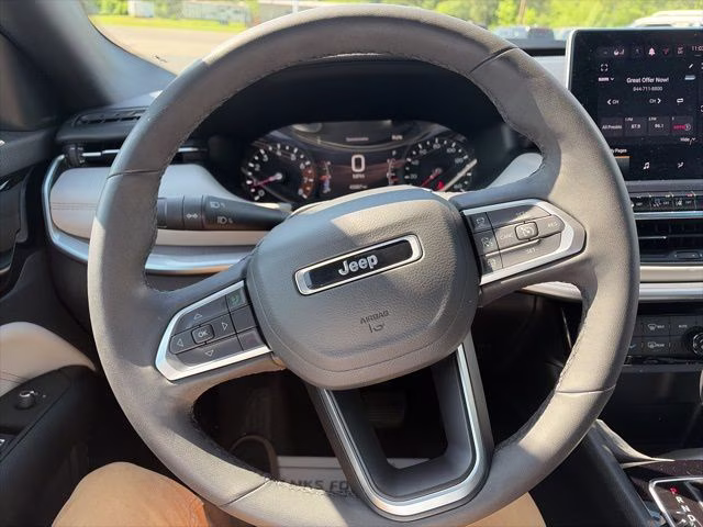 2025 Bright White Clearcoat Jeep Compass Limited 4X4 SUV