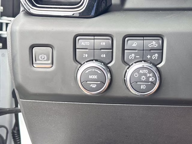 2024 Summit White GMC Sierra 1500 AT4 4X4 Truck