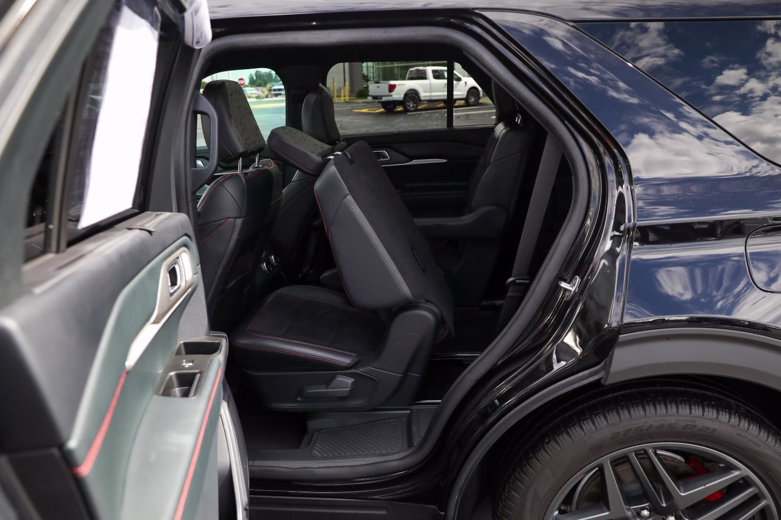 2025 Agate Black Ford Explorer ST 4X4 SUV