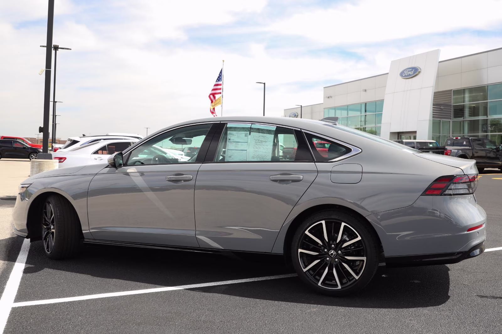 2025 Urban Gray Pearl Honda Accord Hybrid Touring FWD Sedan