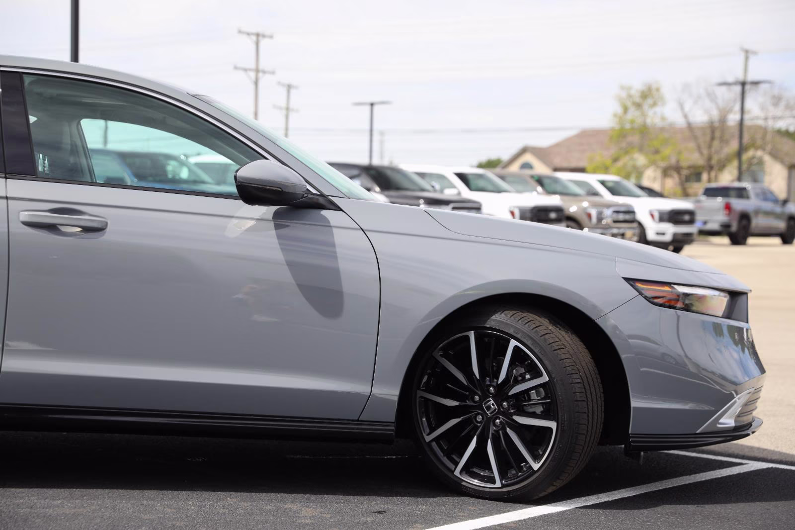 2025 Urban Gray Pearl Honda Accord Hybrid Touring FWD Sedan