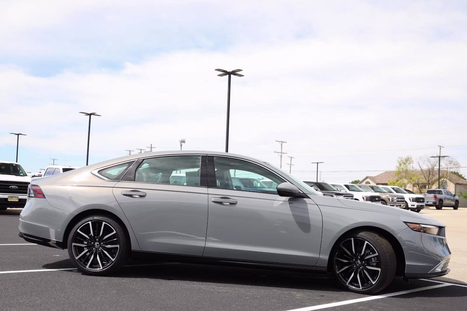 2025 Urban Gray Pearl Honda Accord Hybrid Touring FWD Sedan