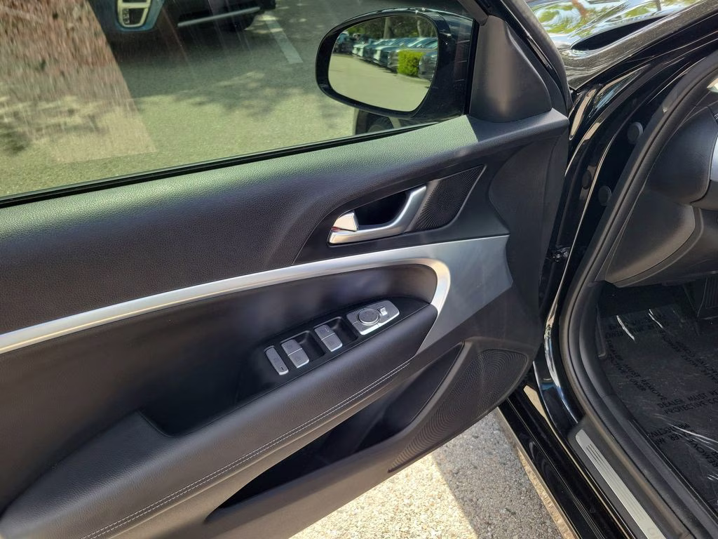 2025 Vik Black Genesis G70 2.5T RWD Sedan