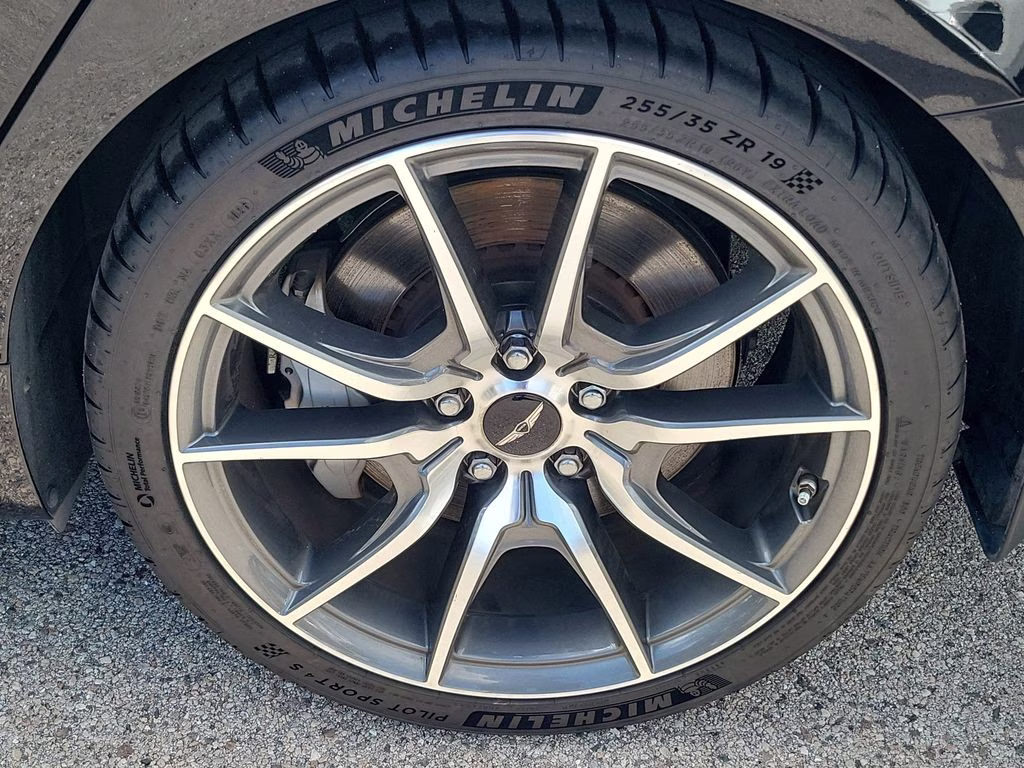 2025 Vik Black Genesis G70 2.5T RWD Sedan