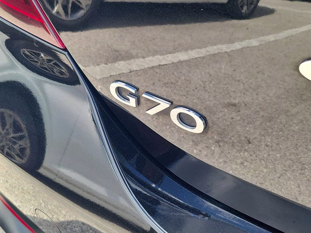 2025 Vik Black Genesis G70 2.5T RWD Sedan