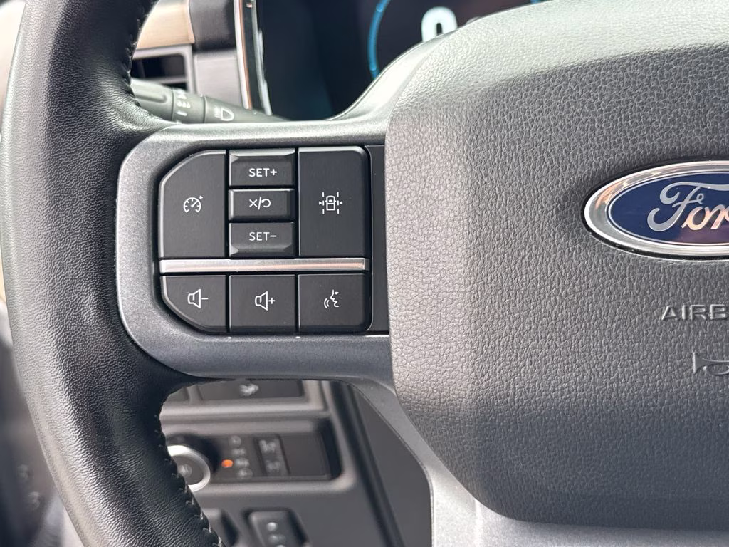 2023 Iconic Silver Metallic Ford F-150 Lariat RWD Truck