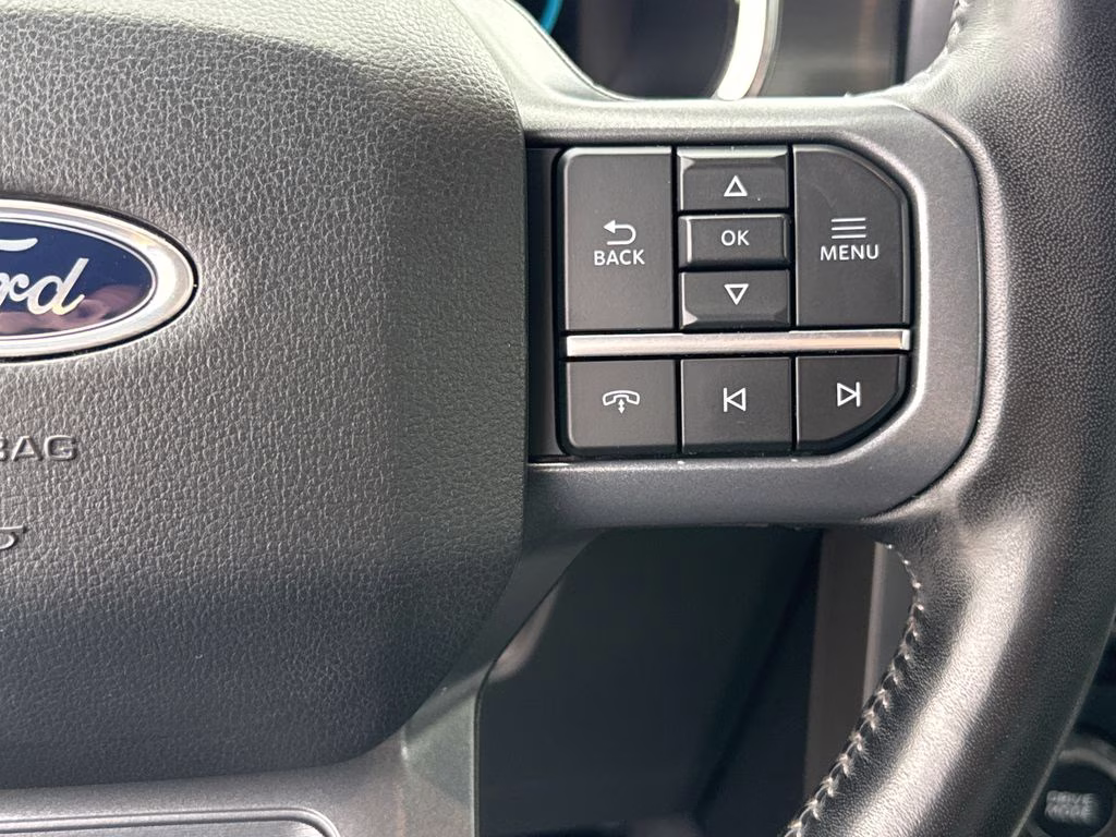 2023 Iconic Silver Metallic Ford F-150 Lariat RWD Truck