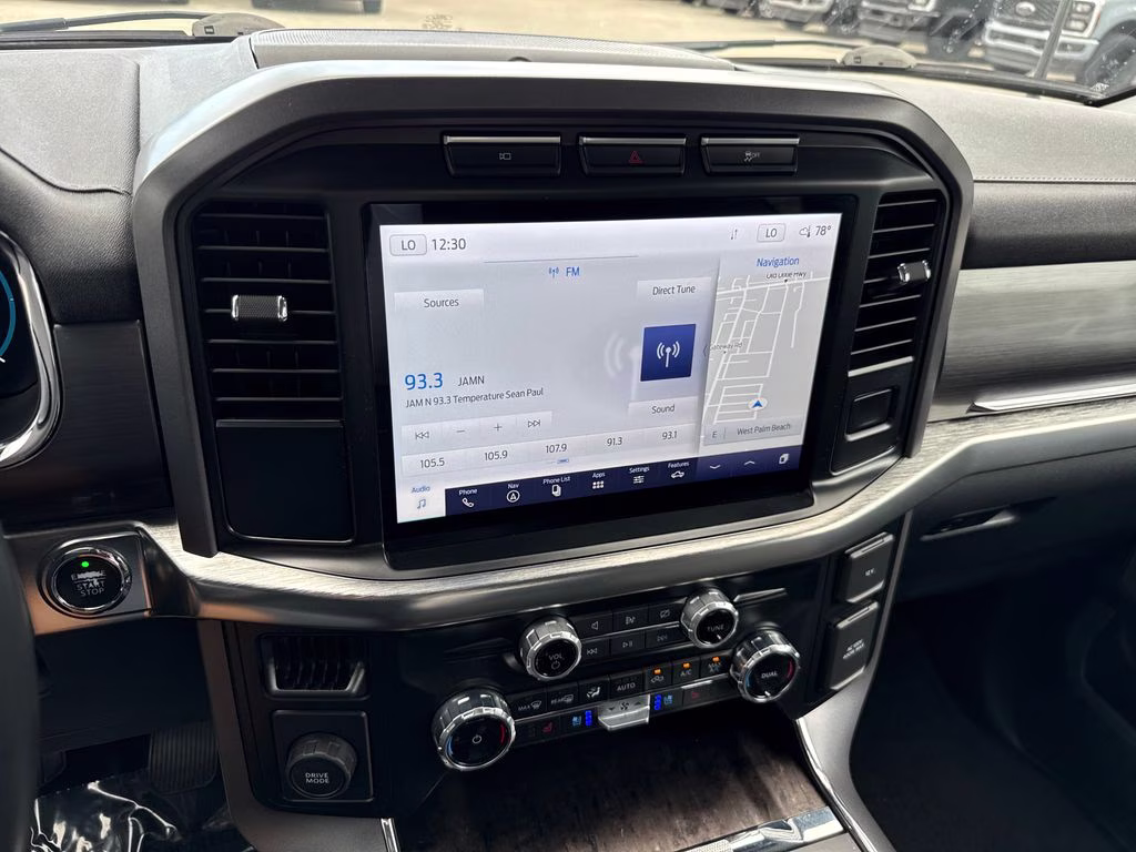2023 Iconic Silver Metallic Ford F-150 Lariat RWD Truck