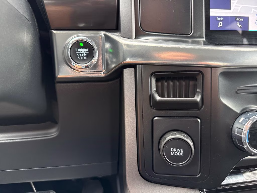 2023 Iconic Silver Metallic Ford F-150 Lariat RWD Truck