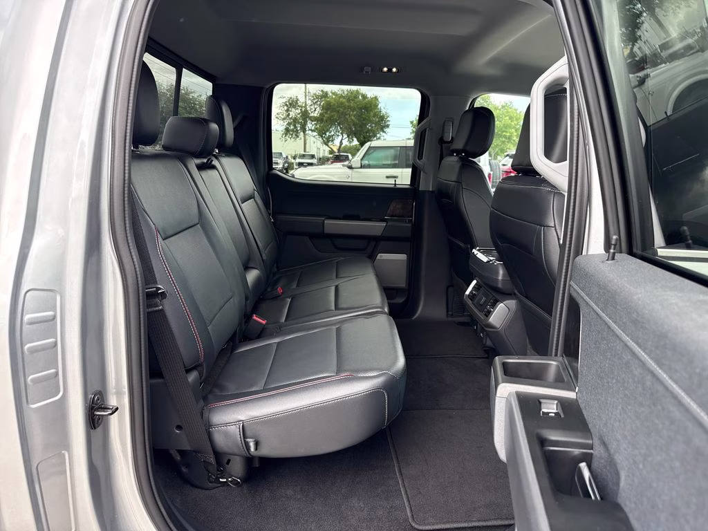 2023 Iconic Silver Metallic Ford F-150 Lariat RWD Truck