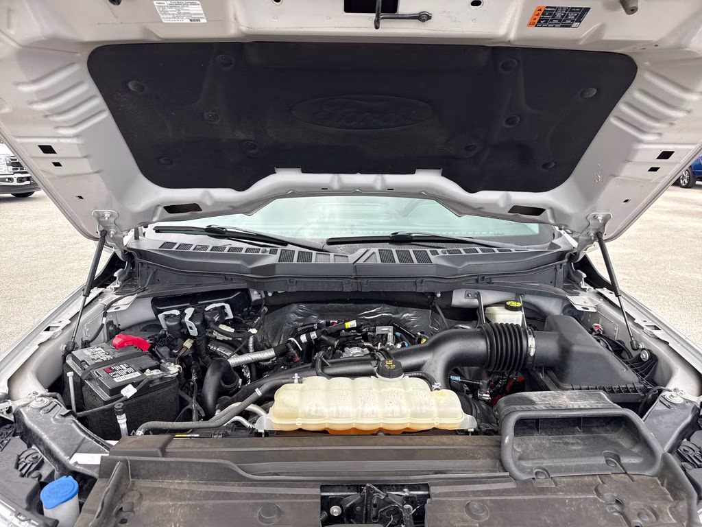 2023 Iconic Silver Metallic Ford F-150 Lariat RWD Truck