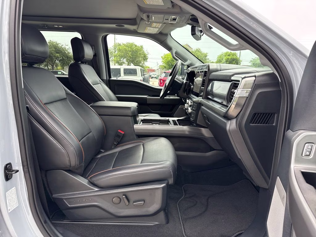 2025 Glacier Gray Metallic Tri-Coat Ford Super Duty F-250 SRW Lariat 4X4 Truck