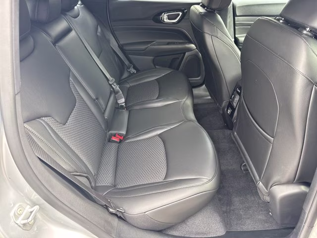 2026 Silver Zynith Metallic Clearcoat Jeep Compass Latitude Altitude 4X4 SUV