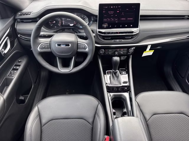 2026 Silver Zynith Metallic Clearcoat Jeep Compass Latitude Altitude 4X4 SUV