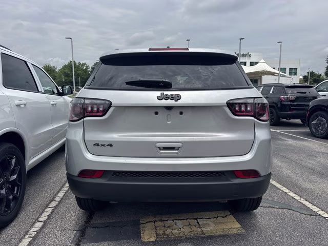2026 Silver Zynith Metallic Clearcoat Jeep Compass Latitude Altitude 4X4 SUV
