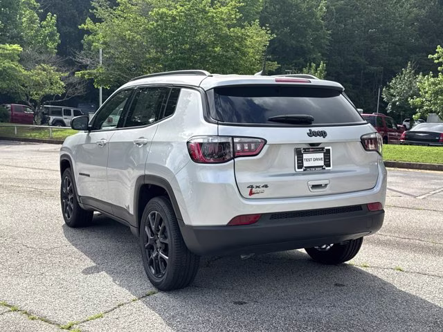2026 Silver Zynith Metallic Clearcoat Jeep Compass Latitude Altitude 4X4 SUV