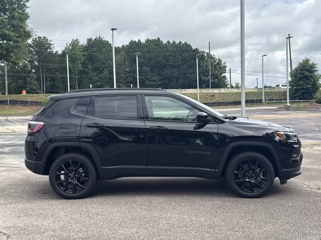 2026 Diamond Black Crystal Pearlcoat Jeep Compass Latitude Altitude 4X4 SUV