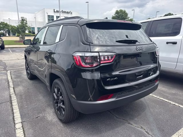 2026 Diamond Black Crystal Pearlcoat Jeep Compass Latitude Altitude 4X4 SUV