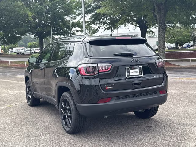 2026 Diamond Black Crystal Pearlcoat Jeep Compass Latitude Altitude 4X4 SUV