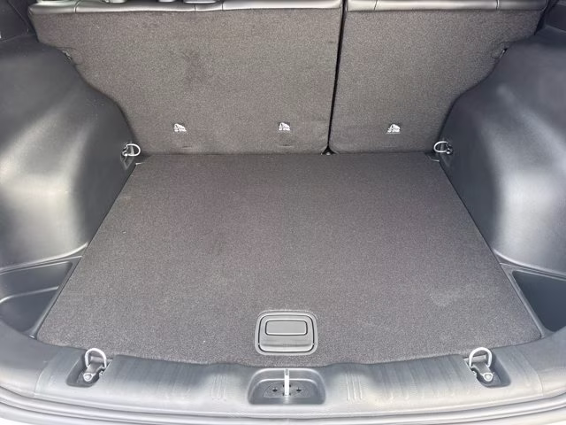 2026 Silver Zynith Metallic Clearcoat Jeep Compass Latitude Altitude 4X4 SUV