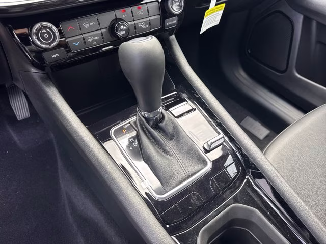2026 Silver Zynith Metallic Clearcoat Jeep Compass Latitude Altitude 4X4 SUV