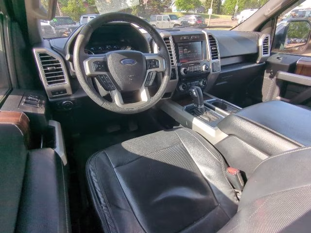 2015 White Platinum Metallic Tri-Coat Ford F-150 Lariat 4X4 Truck