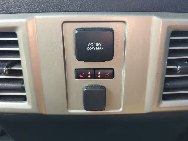 2015 White Platinum Metallic Tri-Coat Ford F-150 Lariat 4X4 Truck