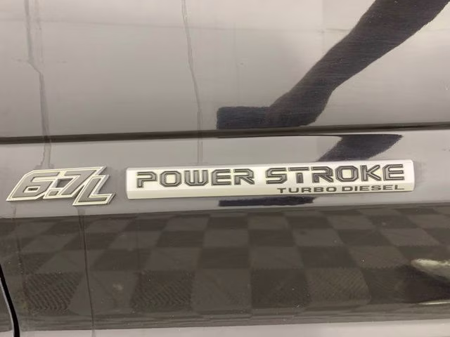 2021 Agate Black Metallic Ford Super Duty F-250 SRW Lariat 4X4 Truck